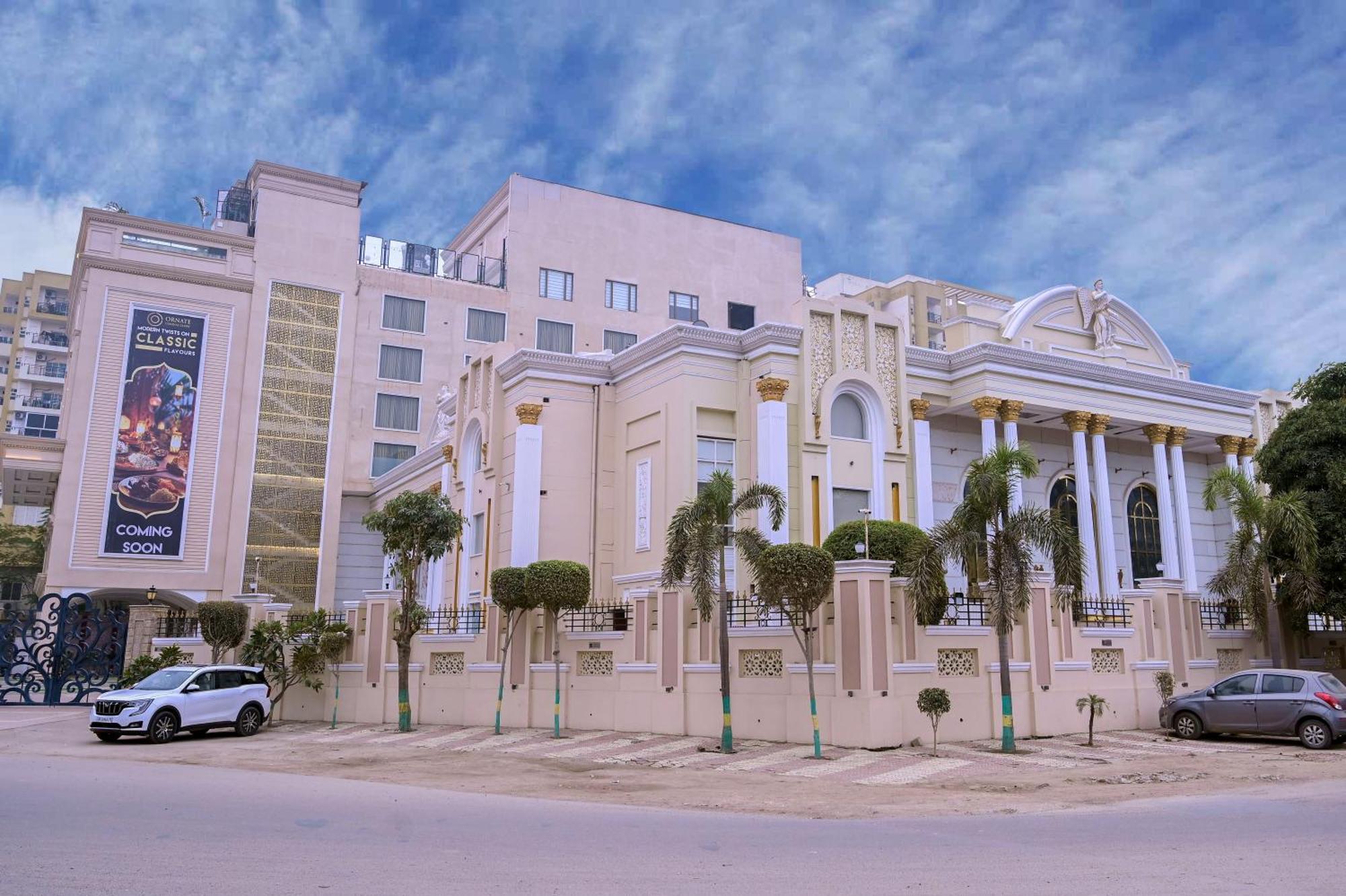 Ornate Lucknow Hotel Buitenkant foto
