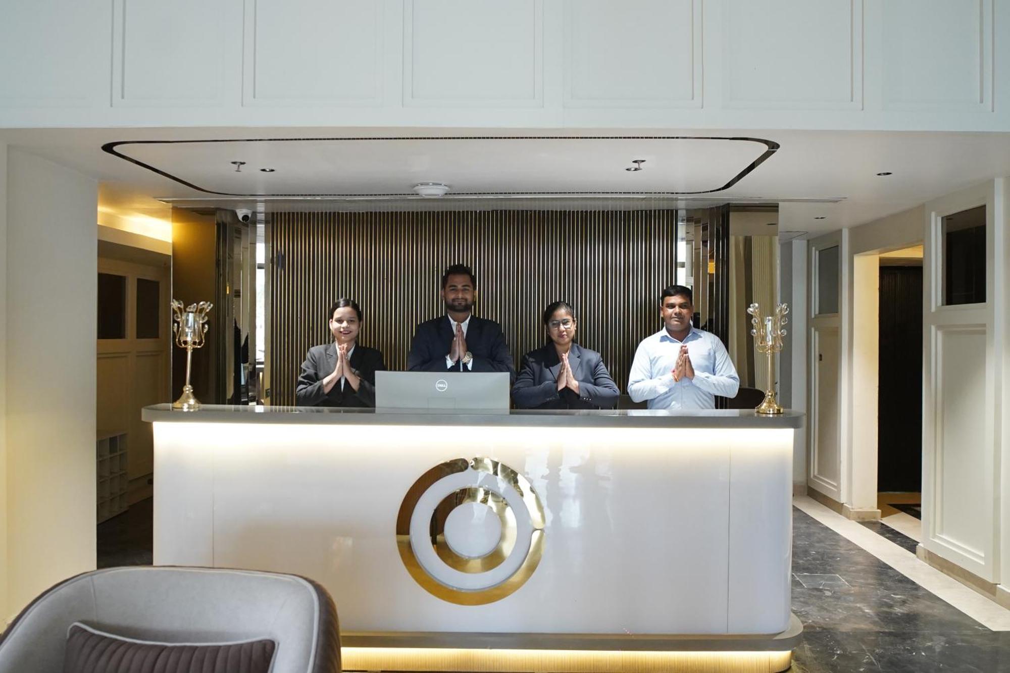 Ornate Lucknow Hotel Buitenkant foto